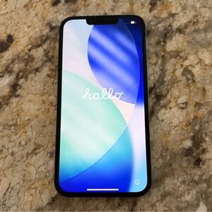 Apple iPhone 13 128GB Midnight Factory Unlocked Excellent Condition No Scratches